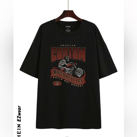 SHEIN Tops - Skull & Letter Graphic Tee-LIKE NEW!